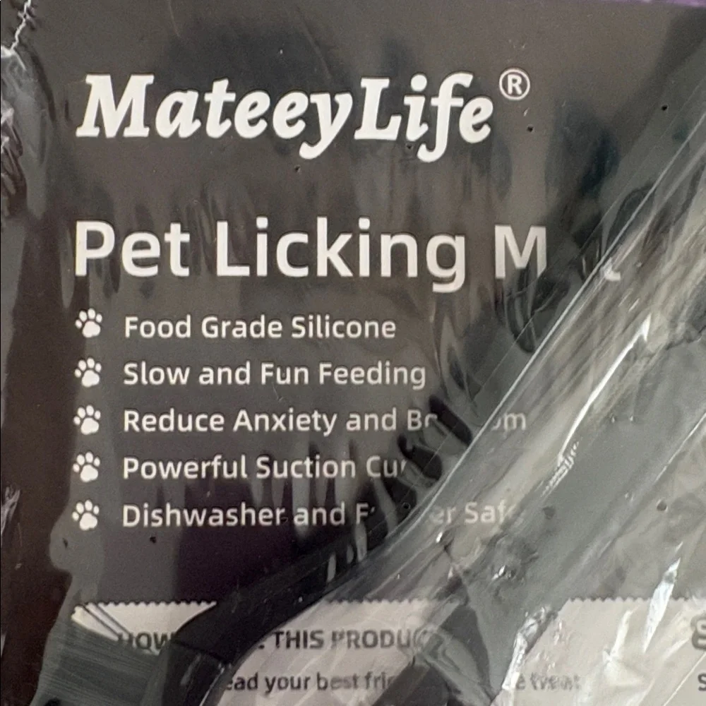 2 Mateey Life 7.9”x7.9” Large Lick Mat for Dogs and Cats pets New sealed